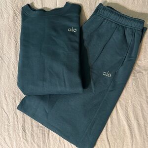 Alo Accolade Sweat Set